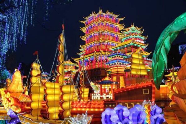 獲得連續(xù)被市工商局評為“守合同、重信用”的燈展公司